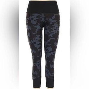 Active Life Blue‎ Camo medium yoga/athletic pants. BOHO, with deep side pockets.